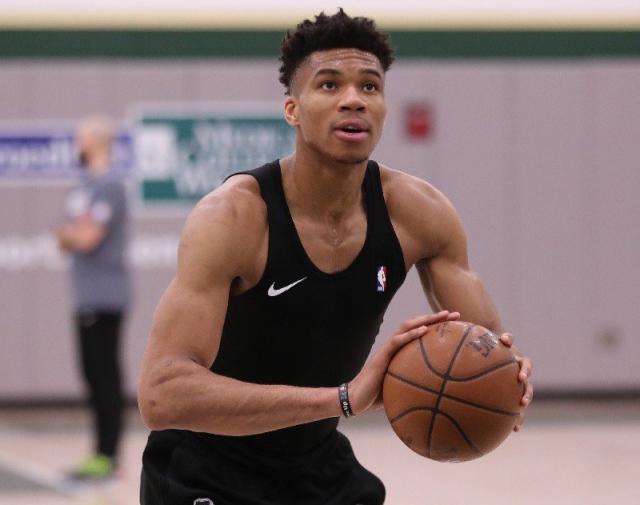 从曼奇尼的 从曼奇尼的